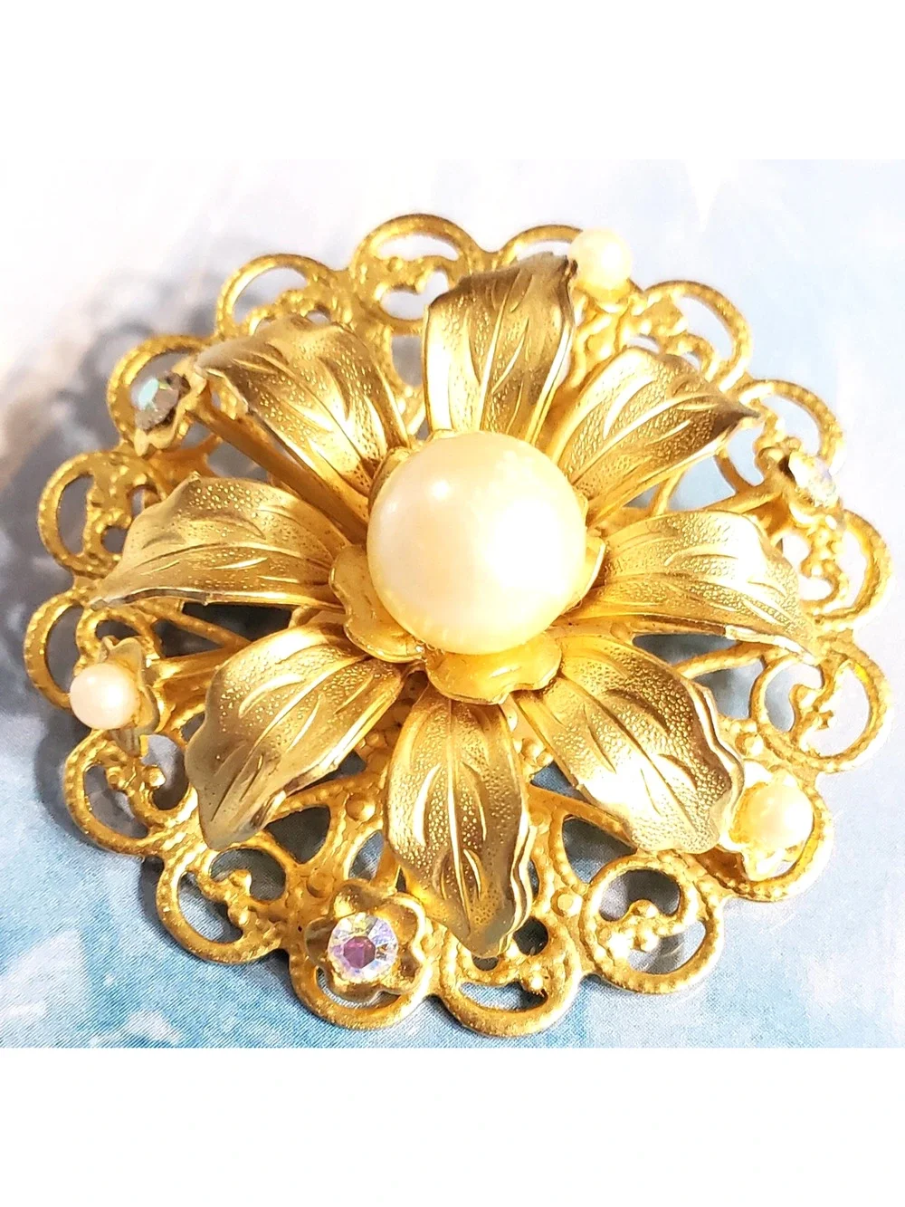 Vintage Flower Brooch Pin 1.75